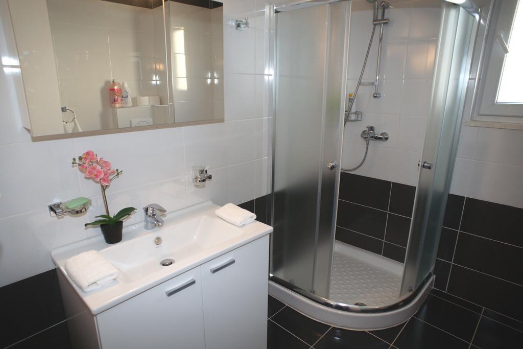 White Residence Luxury Apartments Sarandë Quarto foto